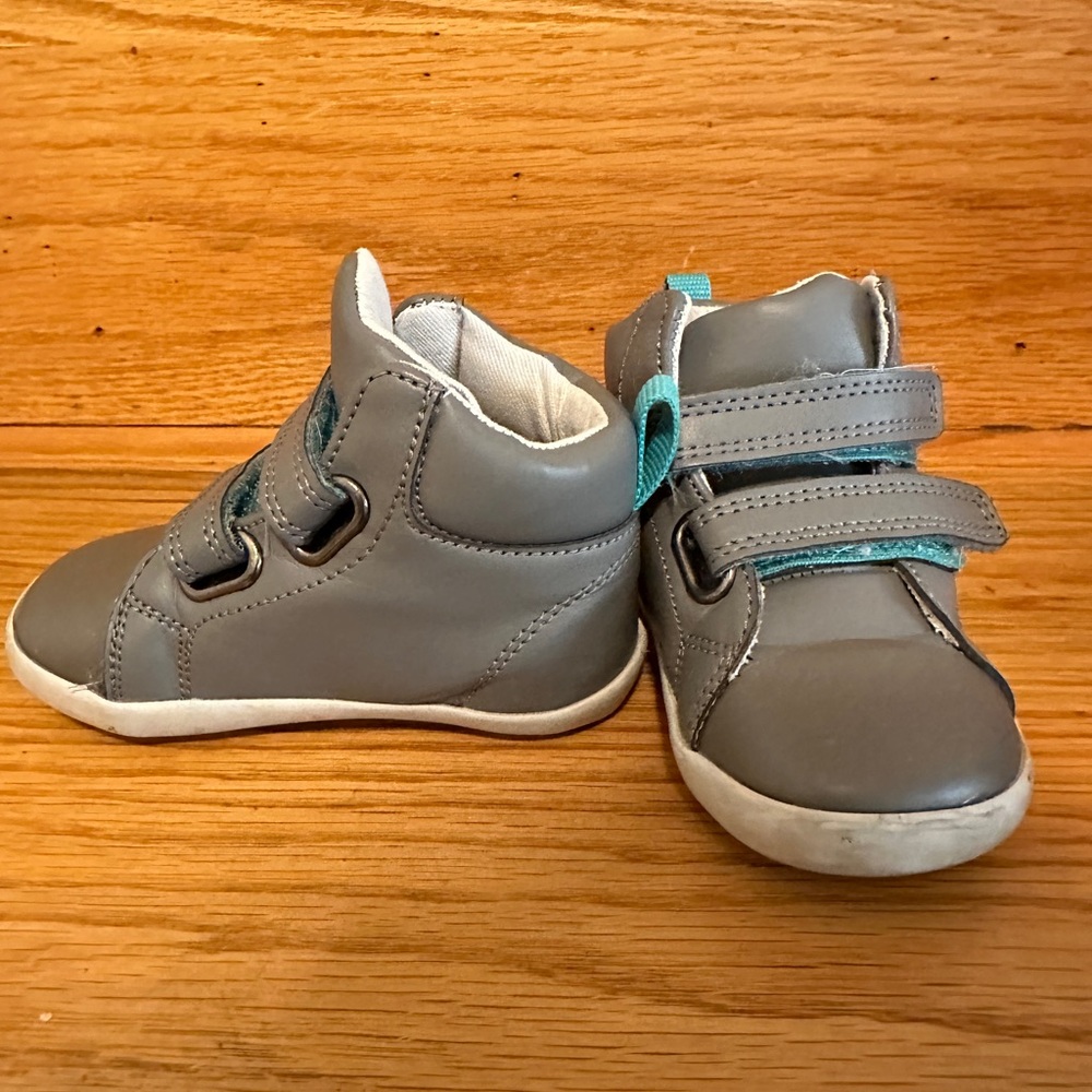 Ten Little Sneakers toddler size 5.5